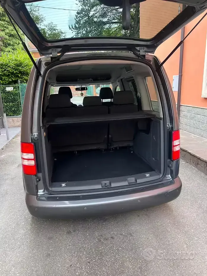 Begagnad VW Caddy 102 HK (75 kW) 2014 Minibuss