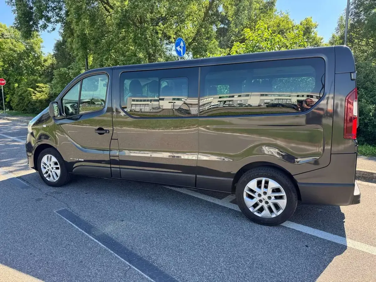 Usata Renault Trafic 145 CV (106 kW) 2017 Nero Monovolume