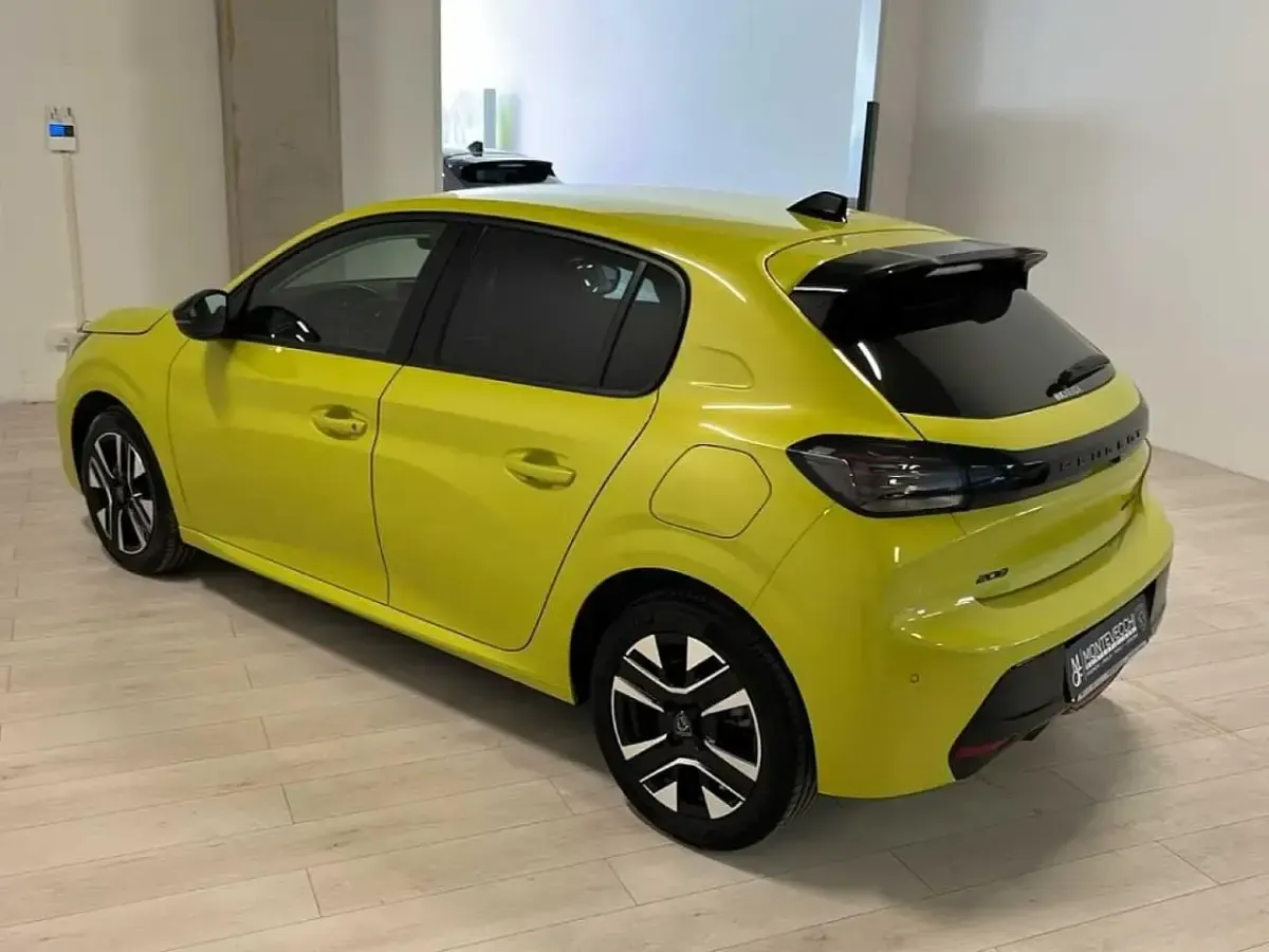 Usata Peugeot 208 Allure 110 CV (80 kW) 2025 Giallo Utilitaria