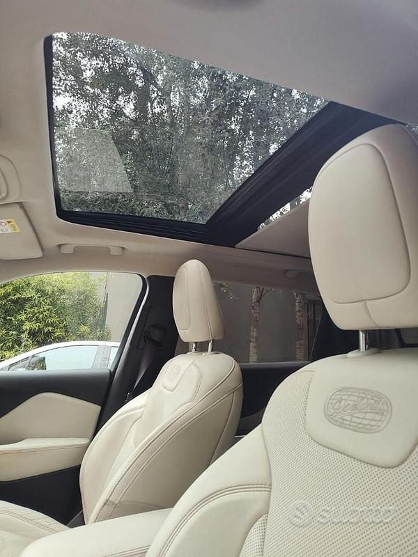 Usata Jeep Cherokee Overland 200 CV (147 kW) 2017 Nero SUV