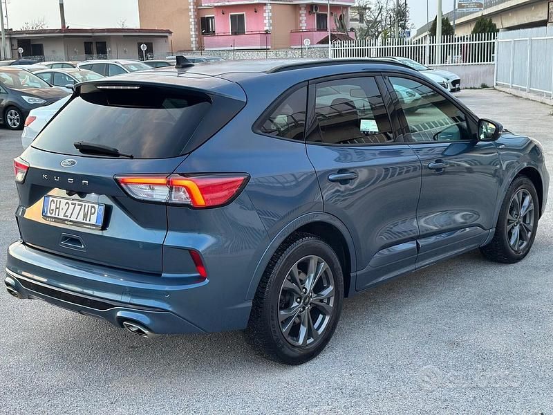 Usata Ford Kuga ST-Line 120 CV (88 kW) 2022 Blu SUV
