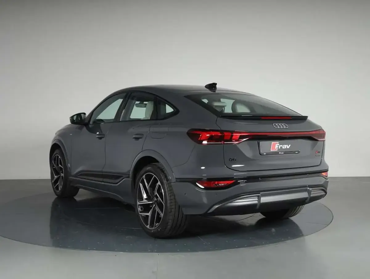 Nuova Audi Q6 Sportback e-tron S-Line 284 kW (387 CV) 2026 Grigio magnete SUV