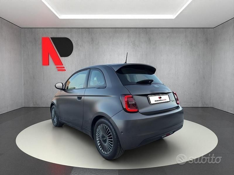 Usata Fiat 500e Icon 42 kW (58 CV) 2021 Grigio Berlina
