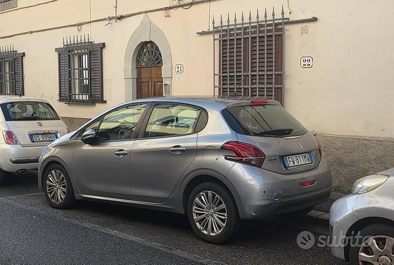 Usata Peugeot 208 102 CV (75 kW) 2019 Grigio Utilitaria