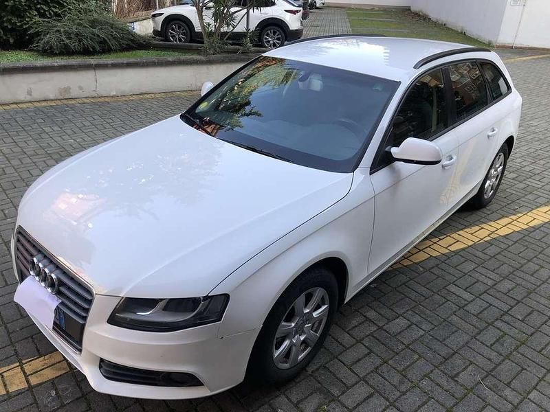 Usado Audi A4 Ambiente 120 CV (88 kW) 2010 Blanco Familiar