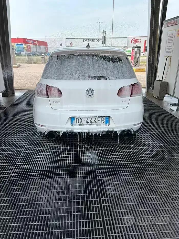 Usata VW Golf VI GTI 210 CV (154 kW) 2009 Bianco Utilitaria