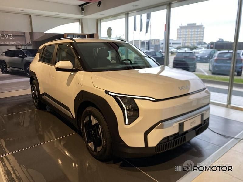Nuova Kia EV3 Air 149 kW (203 CV) 2025 Bianco SUV