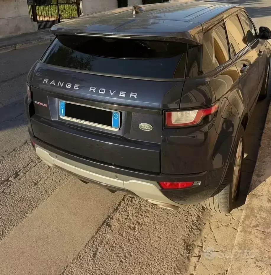 Usata Land Rover Range Rover evoque 150 CV (110 kW) 2019 Bluazzurro SUV