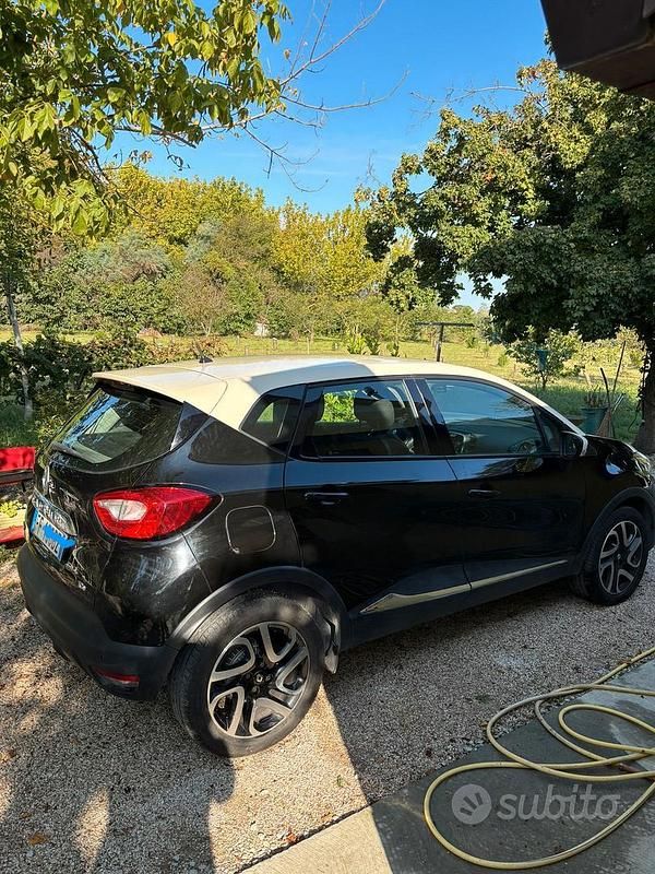 Usata Renault Captur Intens 120 CV (88 kW) 2016 Nero SUV