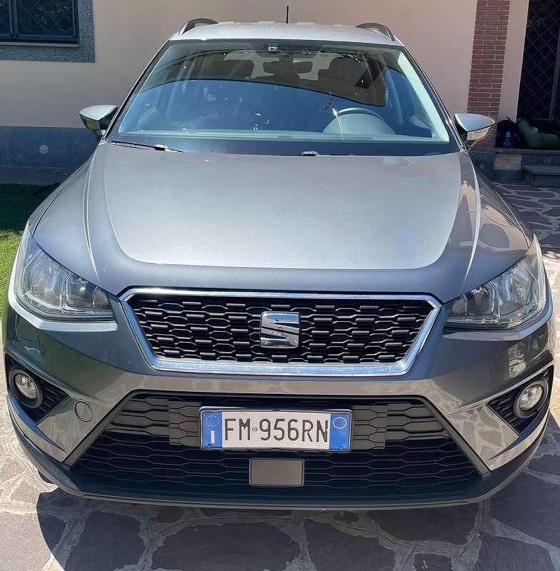 Usata Seat Arona Style 95 CV (69 kW) 2017 Grigio SUV