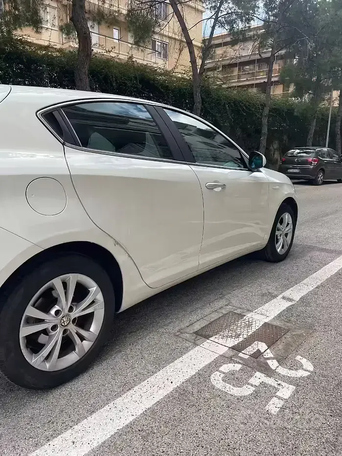 Usata Alfa Romeo Giulietta 120 CV (88 kW) 2011 Bianco Utilitaria