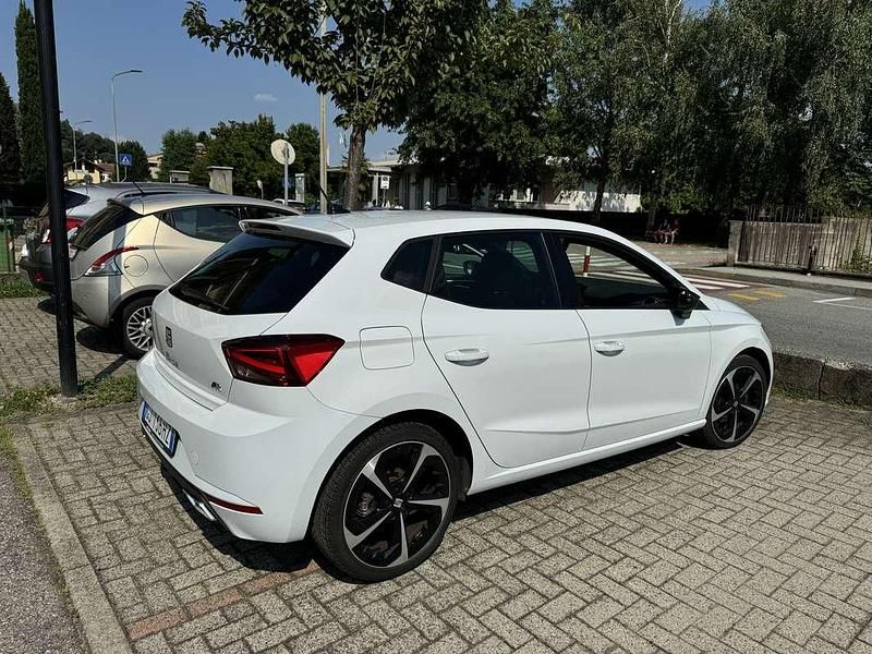 Usata 2023 Seat Ibiza FR Tre volumi | 17.500 € (Super prezzo) - Immagine 1/4