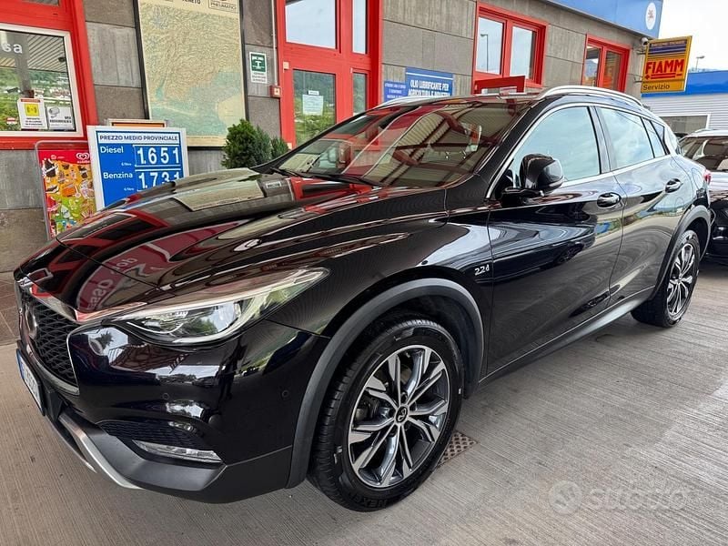 Usata Infiniti QX30 170 CV (125 kW) 2017 Nero Station wagon