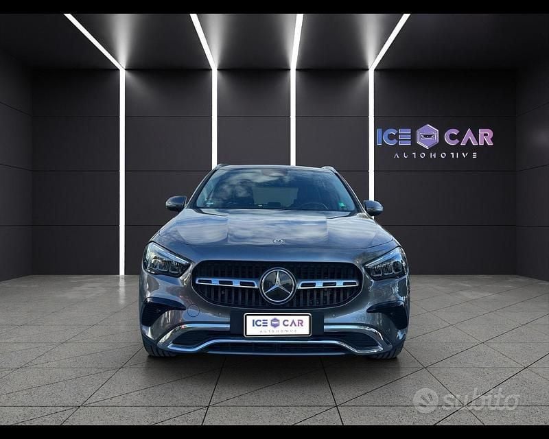 Usata Mercedes GLA180 Advanced 136 CV (100 kW) 2024 Grigio SUV