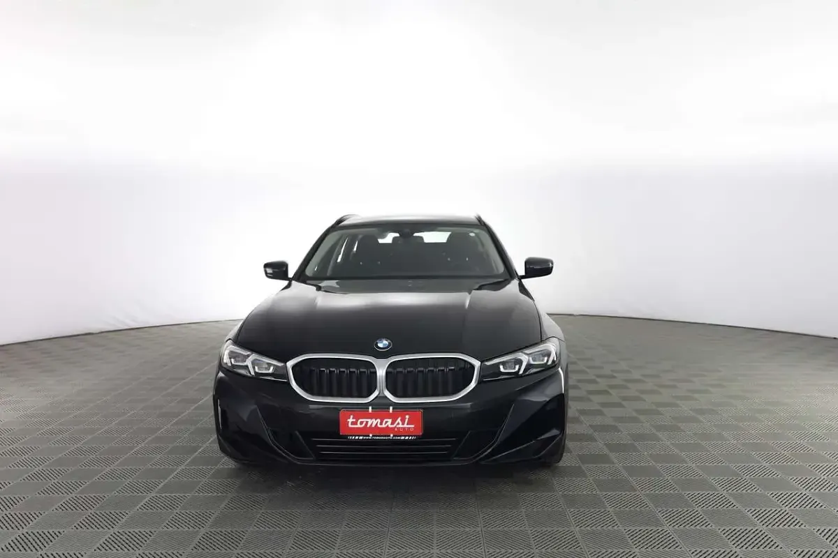 Usata BMW 320 Efficient Dynamics 190 CV (139 kW) 2023 Nero Station wagon