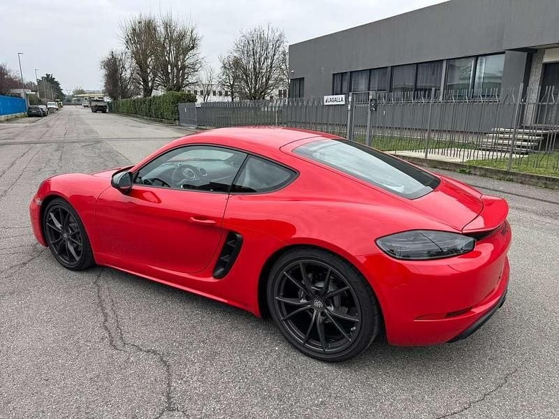Usata Porsche 718 Cayman 299 CV (219 kW) 2019 Rosso Coupé