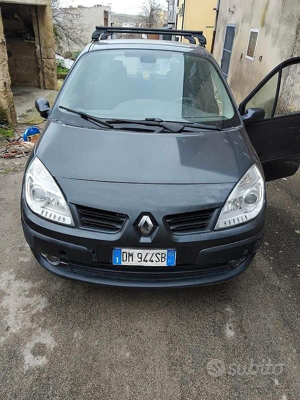 Usata Renault Scénic II 130 CV (95 kW) 2008 Nero Monovolume