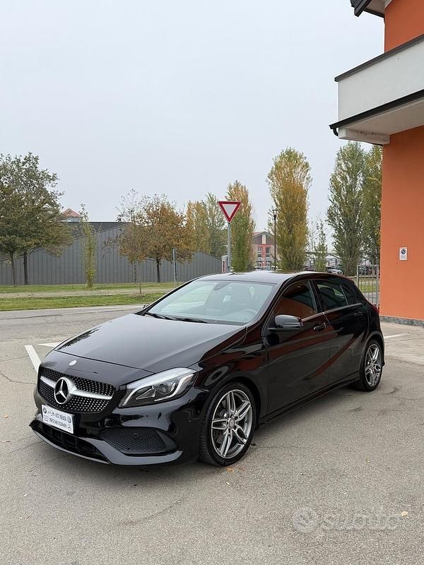 Nero Usata 2015 Mercedes A220 Premium Tre volumi | 13.990 € (Buon prezzo) - Immagine 1/4