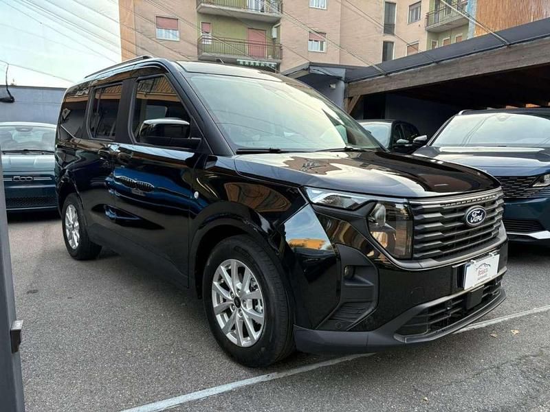 Usata Ford Tourneo Courier Titanium 125 CV (91 kW) 2025 Nero Monovolume