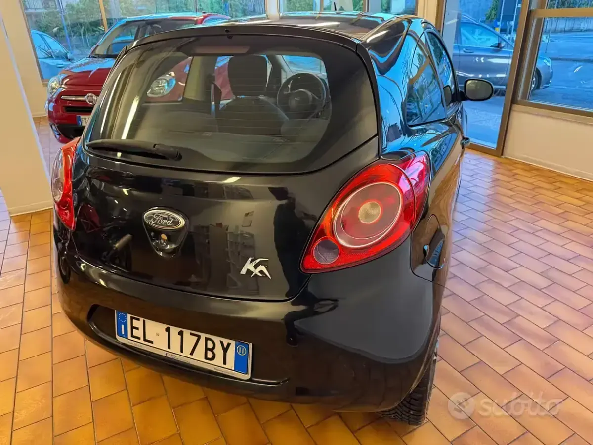 Usata Ford Ka 69 CV (50 kW) 2011 Nero Utilitaria