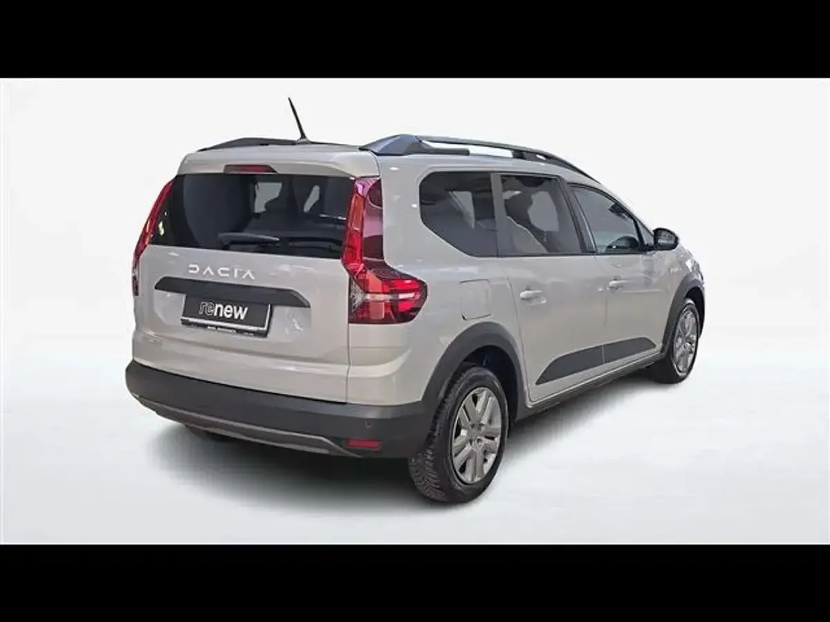 Usata Dacia Jogger Expression 101 CV (74 kW) 2023 Grigio chiaro Monovolume
