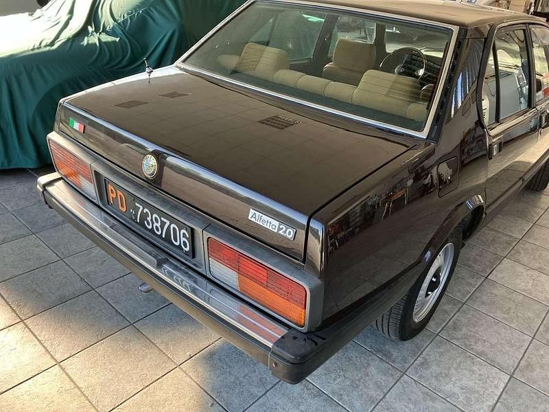 Usata Alfa Romeo Alfetta 109 CV (80 kW) 1983 Berlina