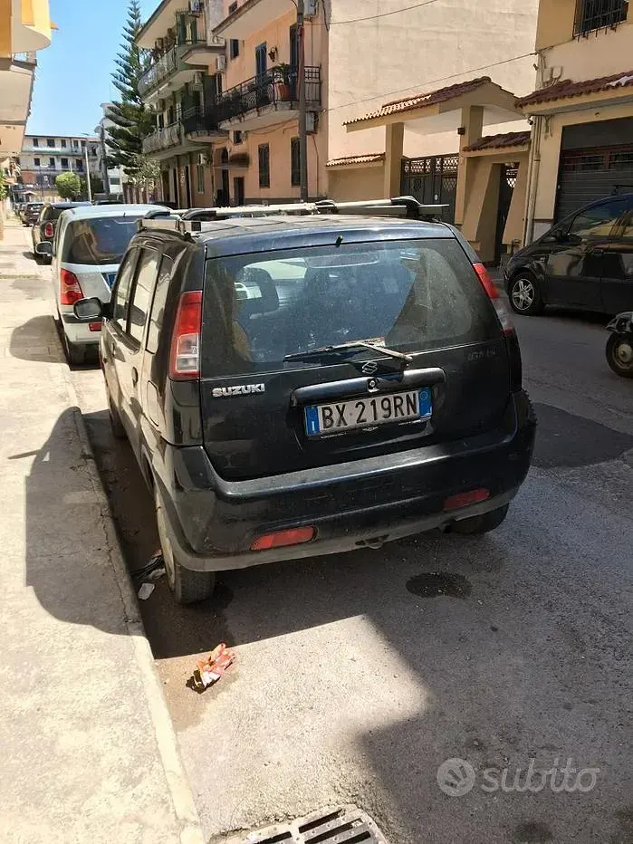 Usata Suzuki Ignis GL 83 CV (61 kW) 2002 Nero Utilitaria