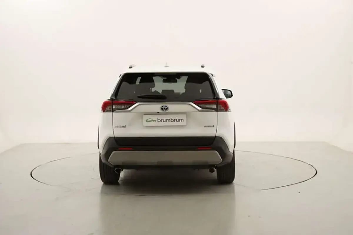 Usata Toyota RAV4 Hybrid 218 CV (160 kW) 2022 Bianco SUV