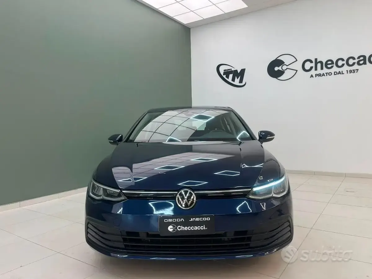 Usata VW Golf VIII Life 110 CV (80 kW) 2021 Bluazzurro Berlina
