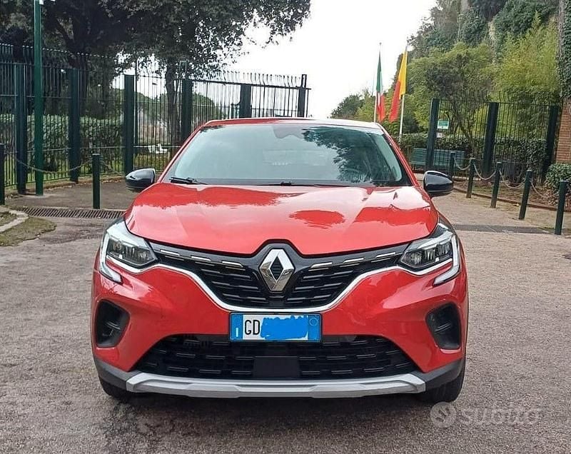Rosso Usata 2021 Renault Captur Zen SUV | 15.400 € (Buon prezzo) - Immagine 1/4
