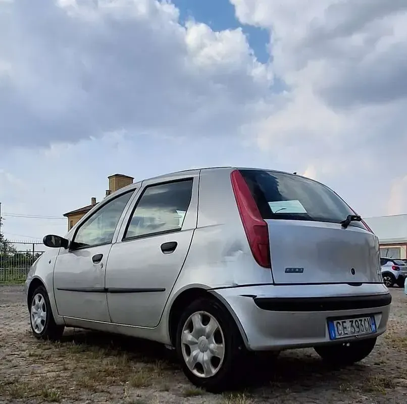 Usata Fiat Punto 60 CV (44 kW) 2002 Utilitaria