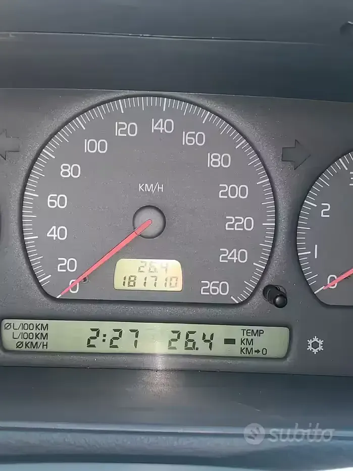 Usata Volvo V70 163 CV (119 kW) 2000 Grigio Station wagon