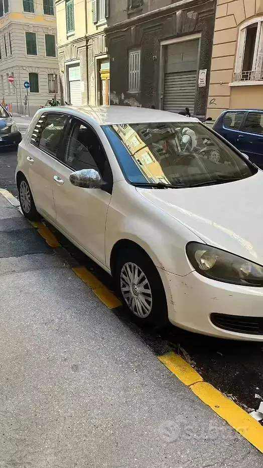 Usata VW Golf VI 102 CV (75 kW) 2009 Bianco Utilitaria