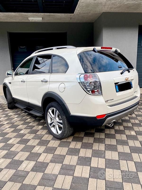 Usata Chevrolet Captiva LTZ 184 CV (135 kW) 2011 Bianco SUV