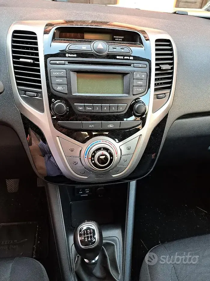 Usata Hyundai ix20 90 CV (66 kW) 2016 Grigio Utilitaria