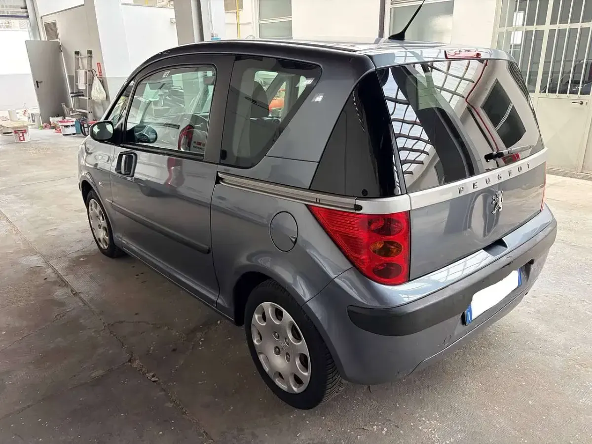 Usata Peugeot 1007 73 CV (53 kW) 2008 Grigio Monovolume