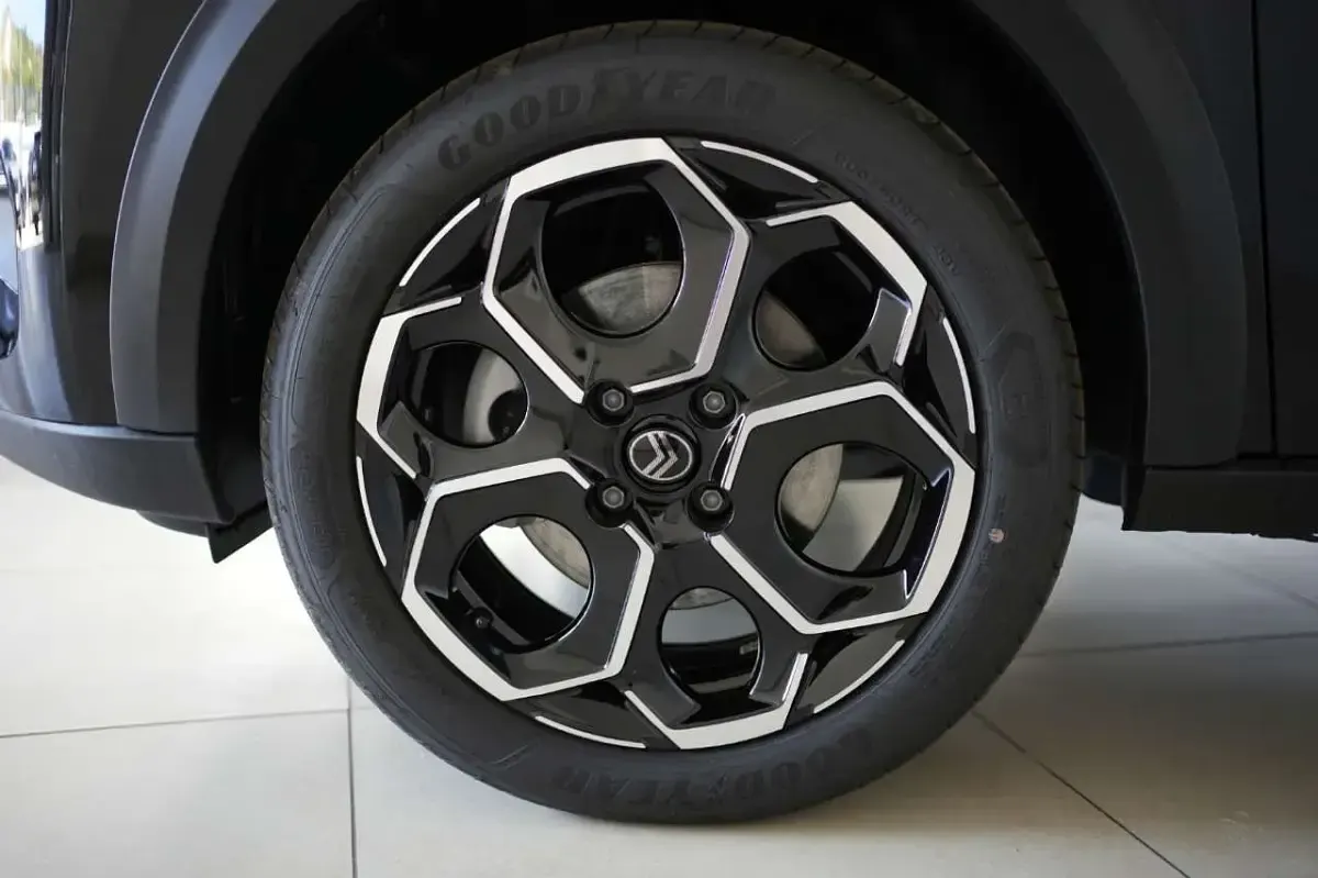 Nuova Citroën C3 PureTech 101 CV (74 kW) 2026 Night black SUV