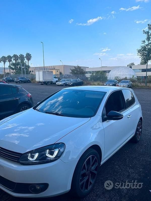 Usata VW Golf VI 122 CV (89 kW) 2009 Bianco Utilitaria