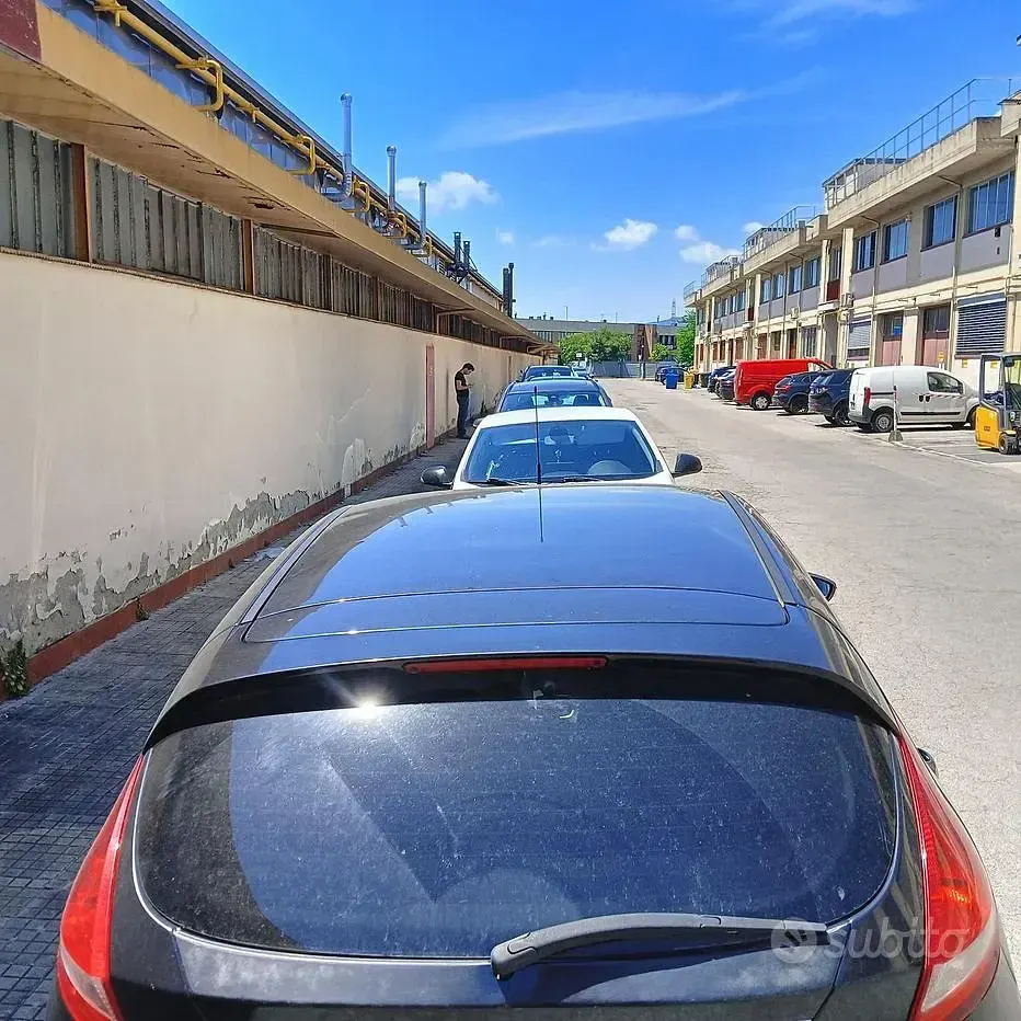Usata Ford Fiesta 97 CV (71 kW) 2009 Nero Utilitaria