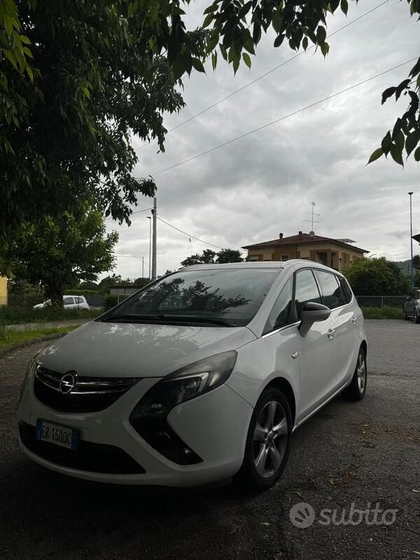 Usata 2013 Opel Zafira Monovolume | 7000 € (Molto cara) - Immagine 1/4