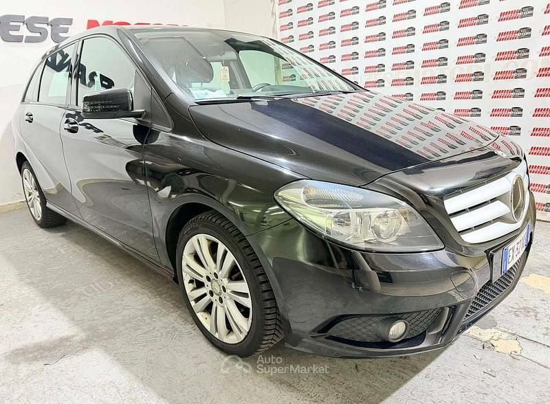 Usata Mercedes B180 Premium 109 CV (80 kW) 2014 Nero Monovolume