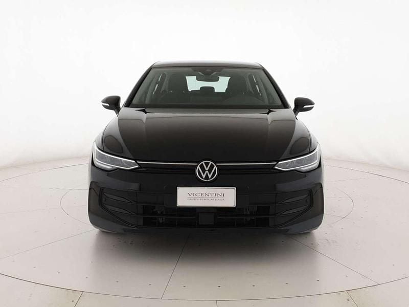 Usata VW Golf VIII Life 116 CV (85 kW) 2025 Grenadill black metallizzato Berlina