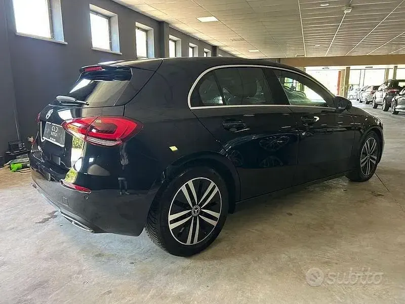 Usata Mercedes A180 Executive 116 CV (85 kW) 2021 Nero Berlina
