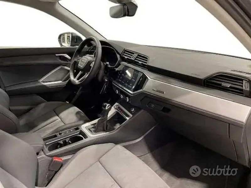Usata Audi Q3 Sportback S-Line 150 CV (110 kW) 2025 Grigio SUV