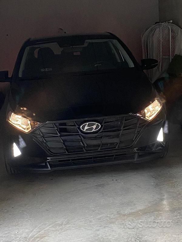 Usata Hyundai i20 84 CV (61 kW) 2022 Nero Berlina