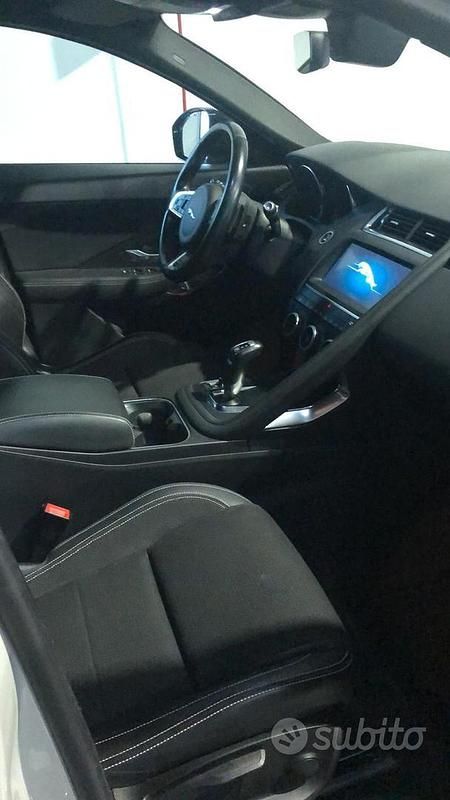 Usata Jaguar E-Pace R-Dynamic 150 CV (110 kW) 2019 Grigio SUV