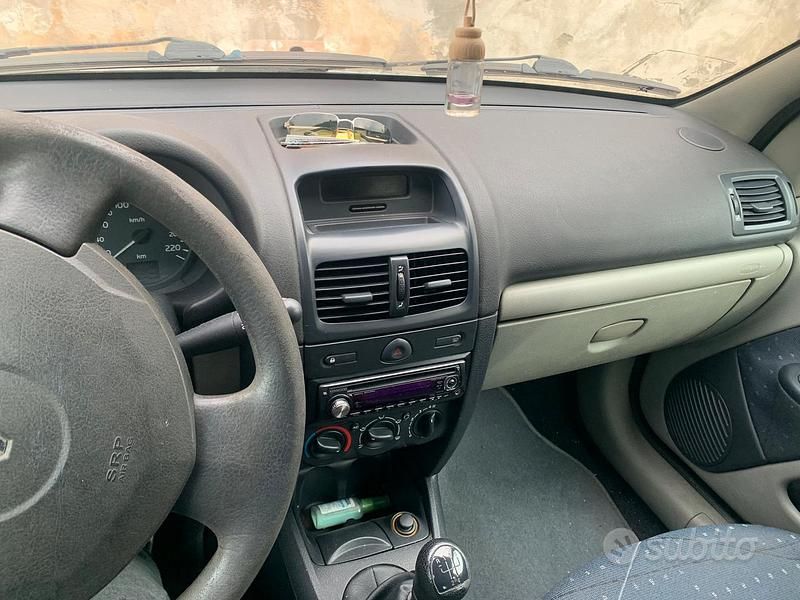 Usata Renault Clio II 2002 Grigio Utilitaria