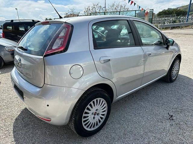 Usata Fiat Punto Street 80 CV (58 kW) 2013 Argento metallizzato Utilitaria