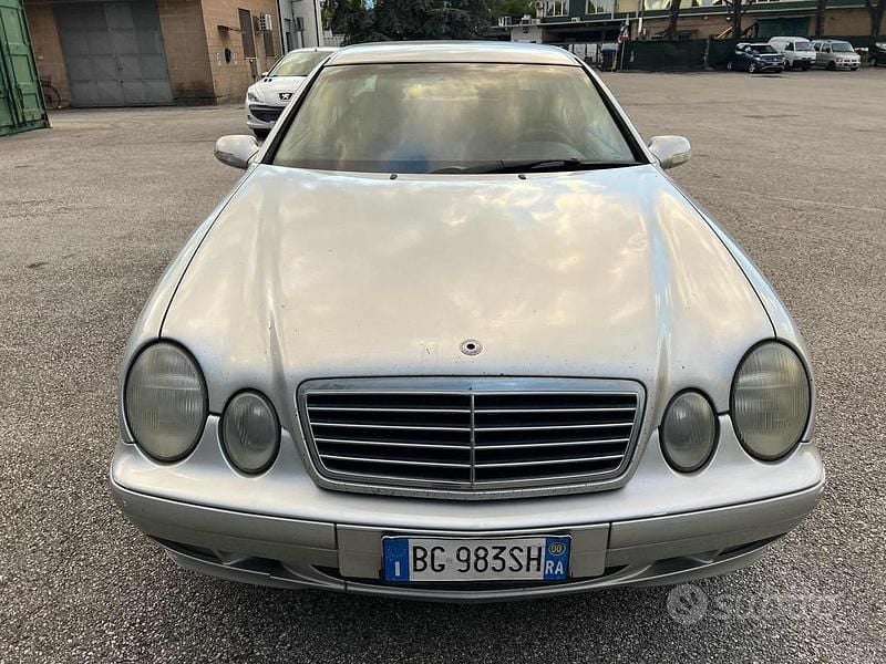 Usata Mercedes CLK200 Elegance 136 CV (100 kW) 2000 Grigio Coupé