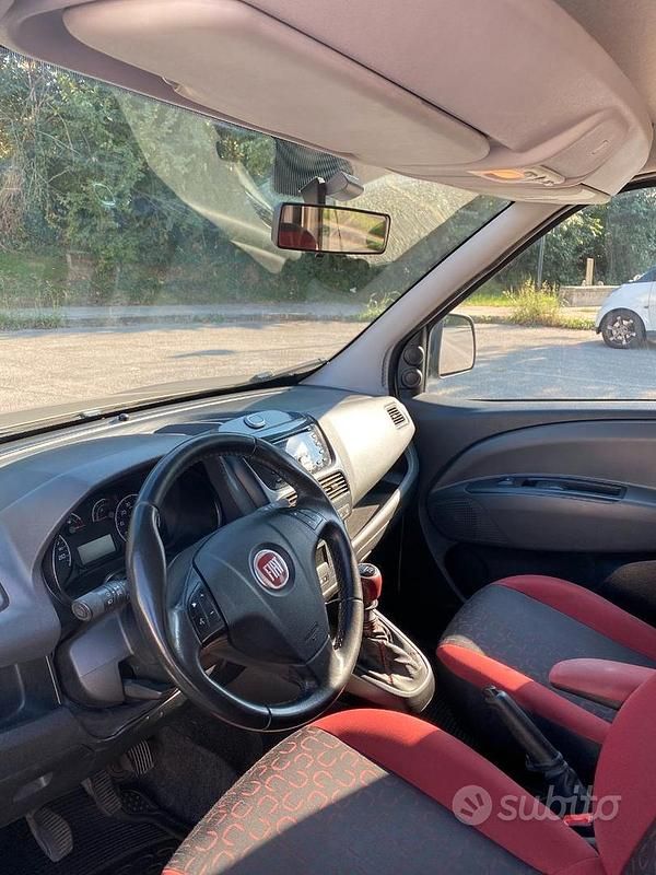 Usata Fiat Doblò Wagon 135 CV (99 kW) 2014 Marrone Monovolume